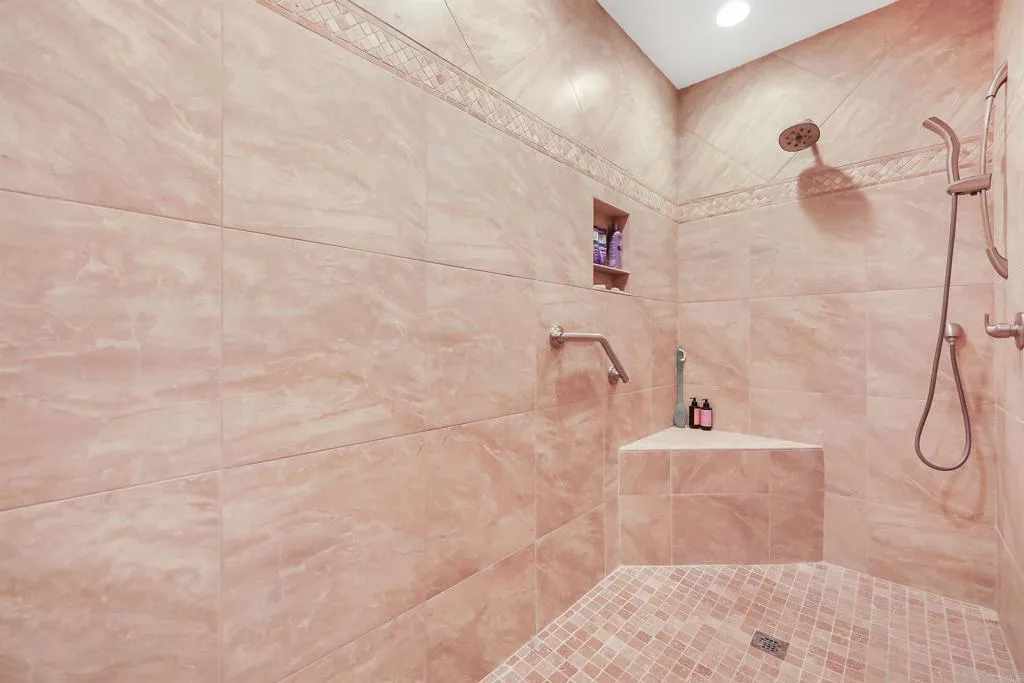 49 Conejo Circle, Palm Desert, California 92260 home-pic-24